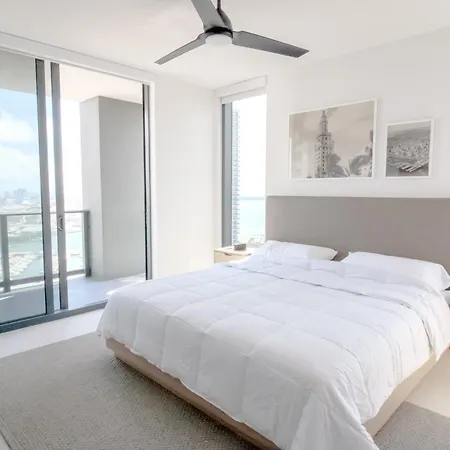 Luxurious Downtown Escape Apartment